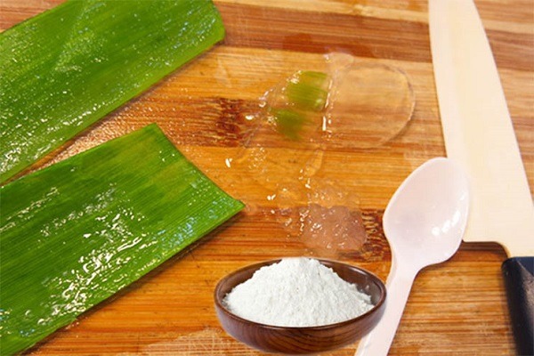 Nha đam và baking soda giúp trị mụn hiệu quả