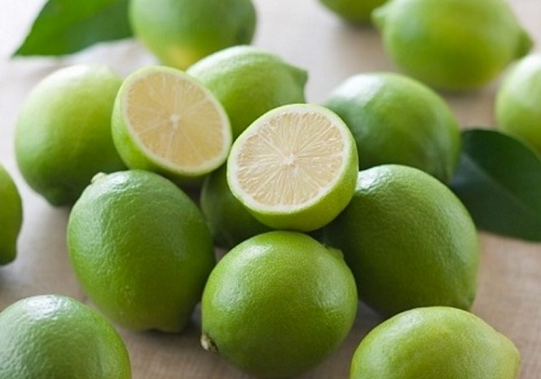 Khử mùi hôi nhà vệ sinh bằng chanh.