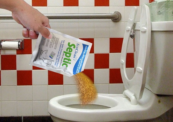 ​​Khử mùi hôi nhà vệ sinh bằng vi sinh.