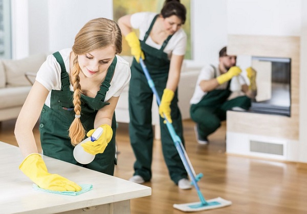 Khử mùi hôi nhà vệ sinh dọn dẹp thường xuyên.