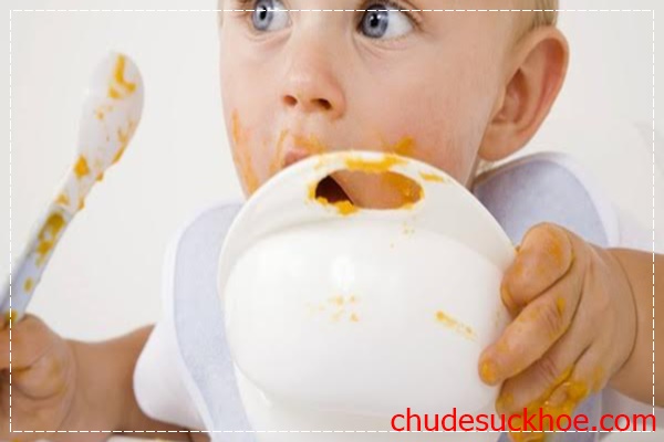 Làm dầu gấc cho trẻ em bổ sung dinh dưỡng