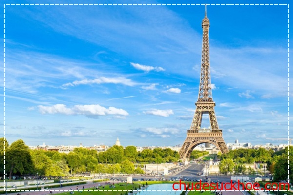 Du lịch tham quan Tháp Eiffel
