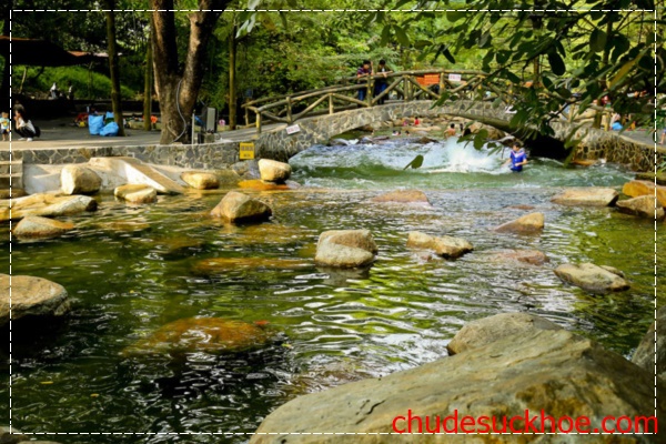Địa điểm du lịch suối nước nóng