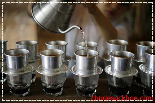 thưởng thức cà phê khi du lịch Việt Nam