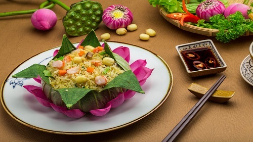 Món cơm hấp lá sen đơn giản nhưng cực kì bổ dưỡng và thơm ngon
