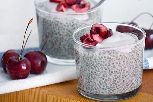 Uống hạt chia ngâm sữa vào bữa sáng giúp bổ sung chất xơ cho cơ thể