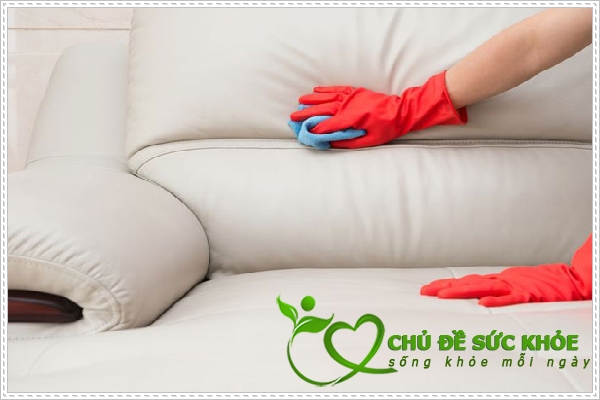 lau bụi trên đồ nội thất