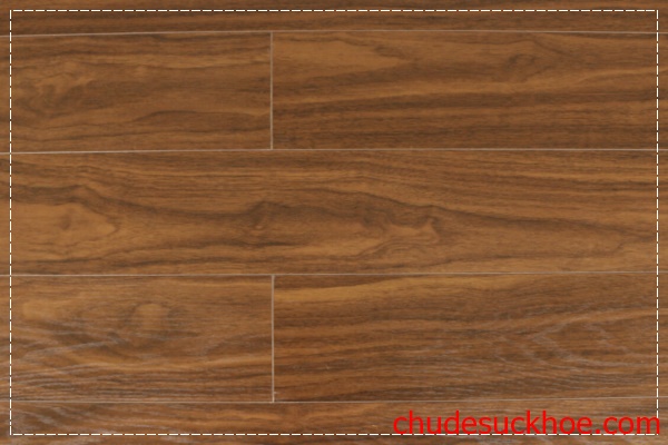 Lau sàn gỗ với dung dịch mang lại hiệu quả