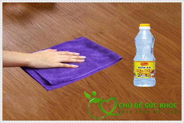 Cách vệ sinh sàn nhà gỗ tiện lợi