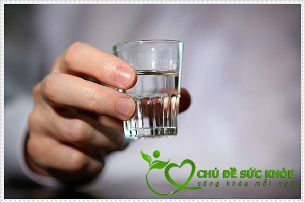 khử mùi hôi nhà cầu bằng rượu