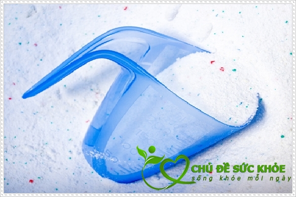 khử mùi hôi nhà cầu bằng bột giặt