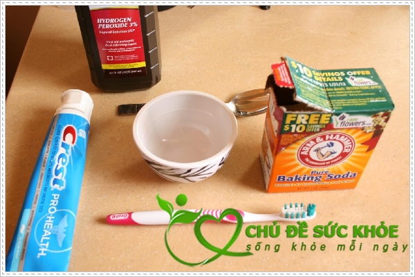 vệ sinh sàn nhà bằng kem đánh răng và baking soda