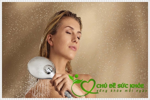 Lợi ích của chế độ nước nóng với sức khỏe