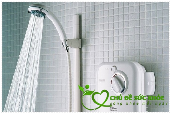 Cách vệ sinh vòi nước nóng lạnh hệu quả