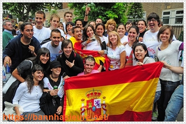 hướng dẫn viên du lịch biết tiếng Tây Ban Nha