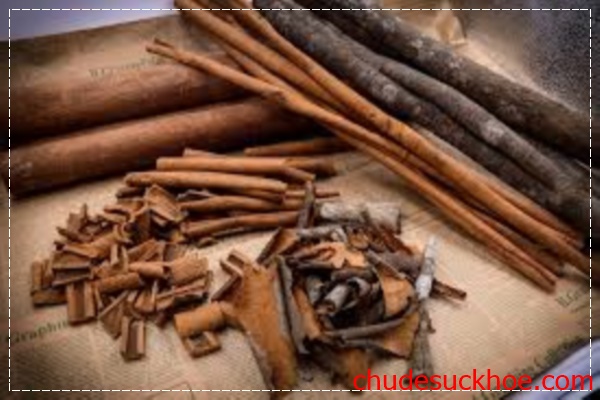 Khử mùi hôi nhà bếp hiệu quả bằng quế và rượu