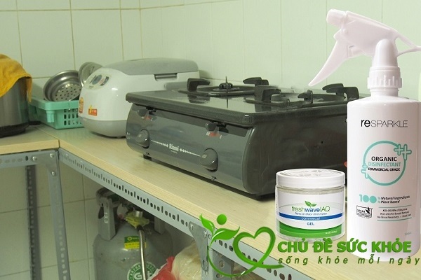 Khử mùi đồ chiên trong bếp bằng dung dịch xịt khử trùng