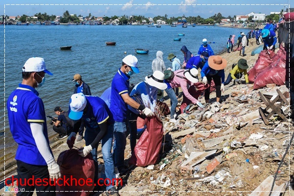 Các đội công tác đang thực hiện nhiệm vụ dọn dẹp