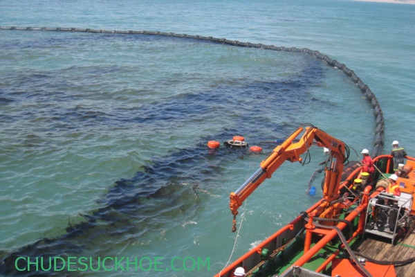 khắc phục sự cố tràn dầu