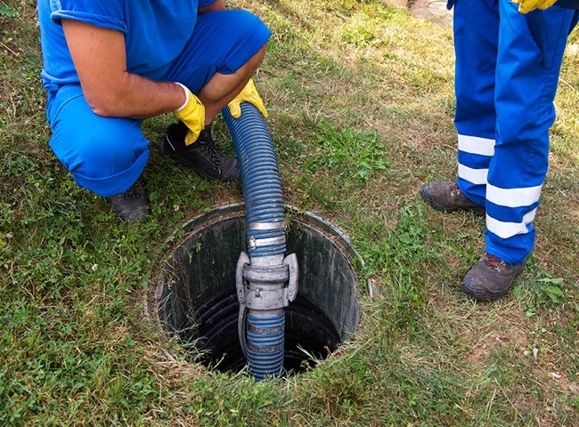 Công ty rút hầm cầu quận 11 chỉ ra các dấu hiệu hầm bị đầy