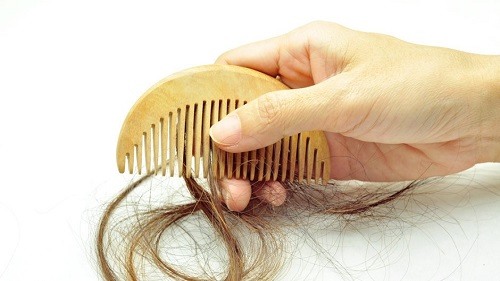 Rụng tóc có thể gặp ở nhiều người, nhiều lứa tuổi