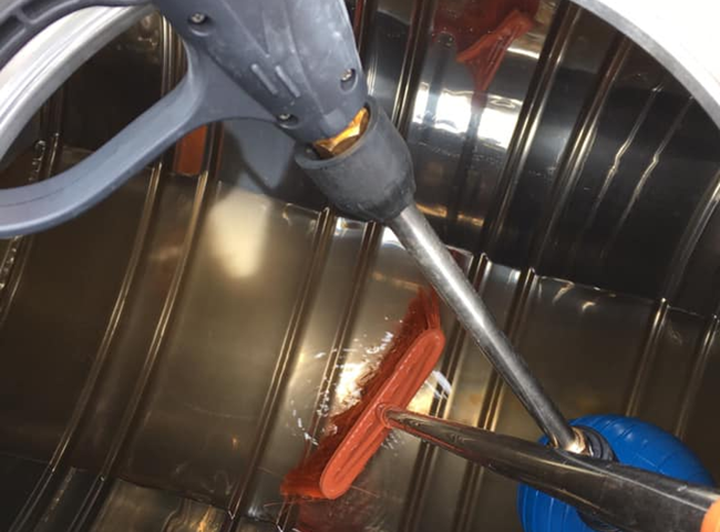 Vệ sinh bồn nước quận 8 cam kết bảo hành dài hạn cho dịch vụ